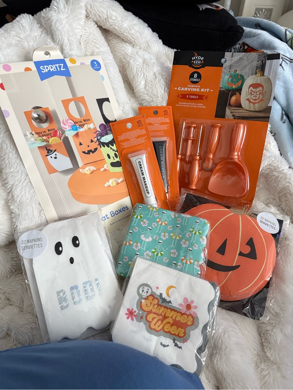 Halloween party pack. 3 BOO bags, carving set, 2packs makeup, 4 pk napkins